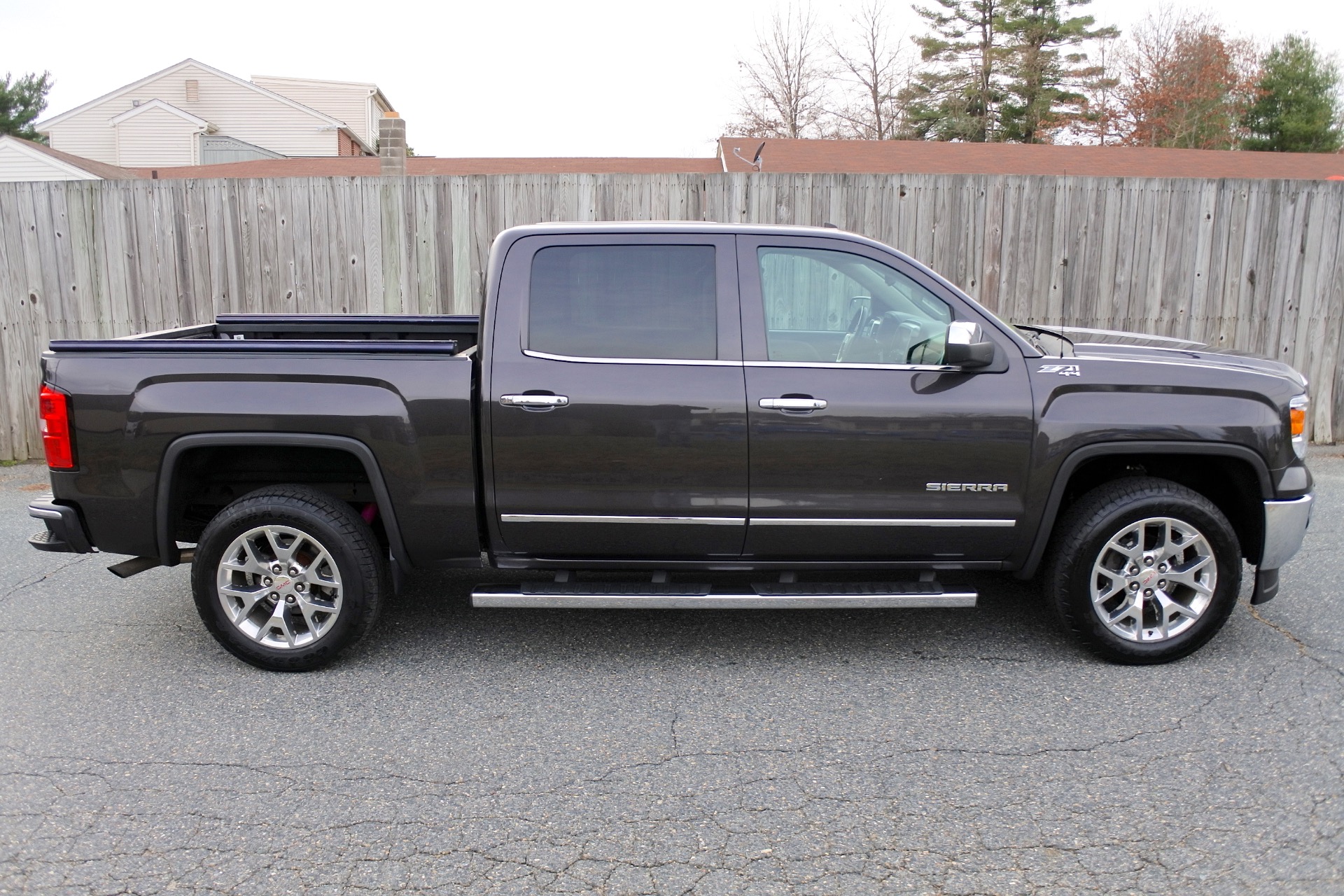 Used 2015 GMC Sierra 1500 4WD Crew Cab 143.5' SLT For Sale ($31,800 ...