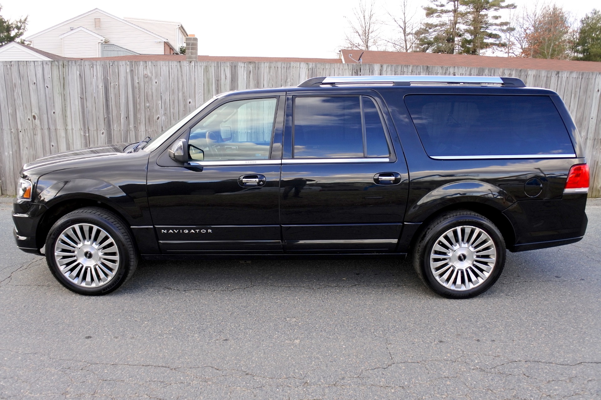 Used 2015 Lincoln Navigator l Reserve 4WD For Sale (19,800) Metro