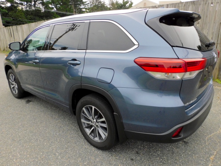 Used 2018 Toyota Highlander XLE V6 AWD (Natl) Used 2018 Toyota Highlander XLE V6 AWD (Natl) for sale  at Metro West Motorcars LLC in Shrewsbury MA 3