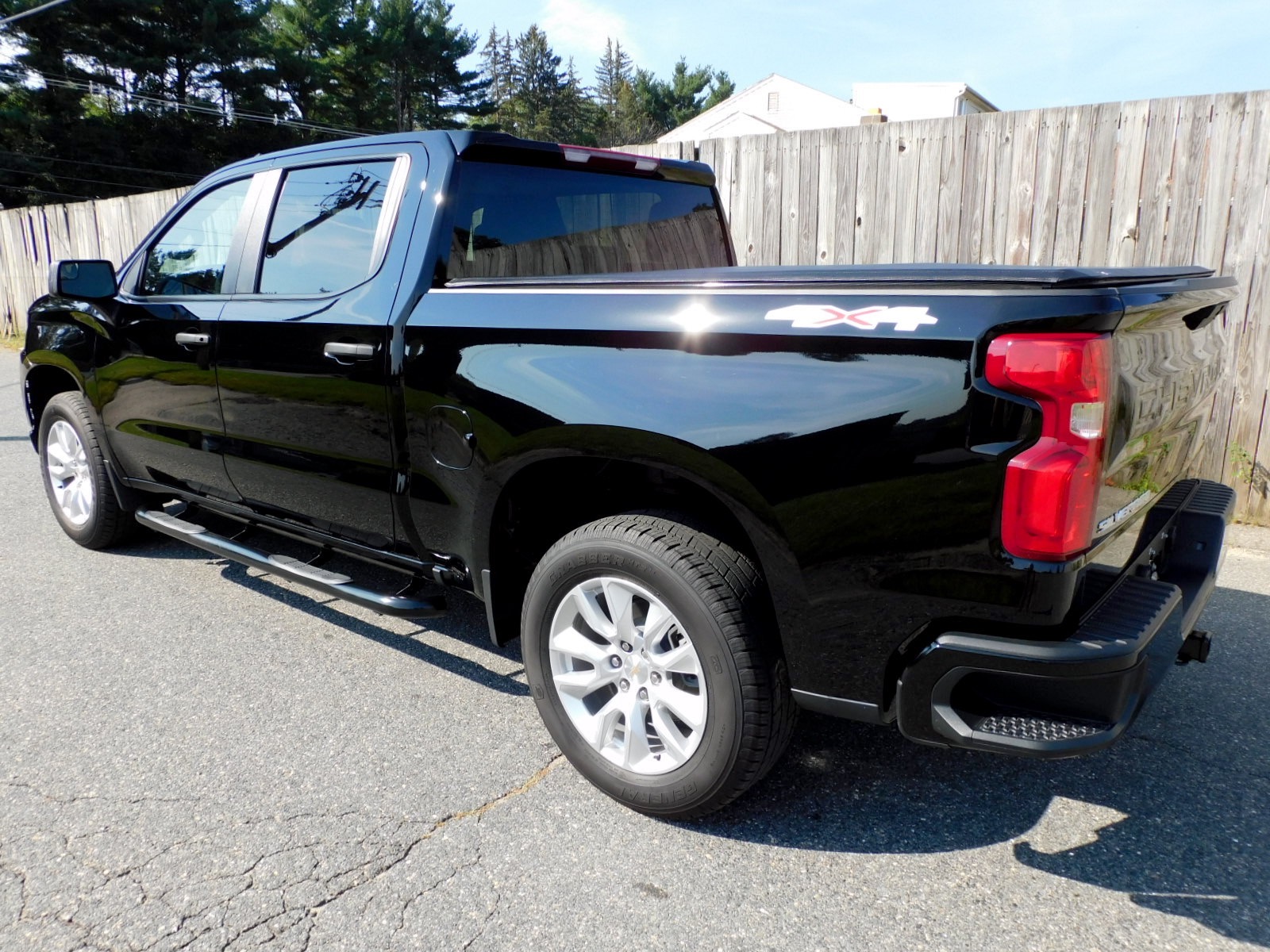 Used 2021 Chevrolet Silverado 1500 4WD Crew Cab 147' Custom For Sale ...