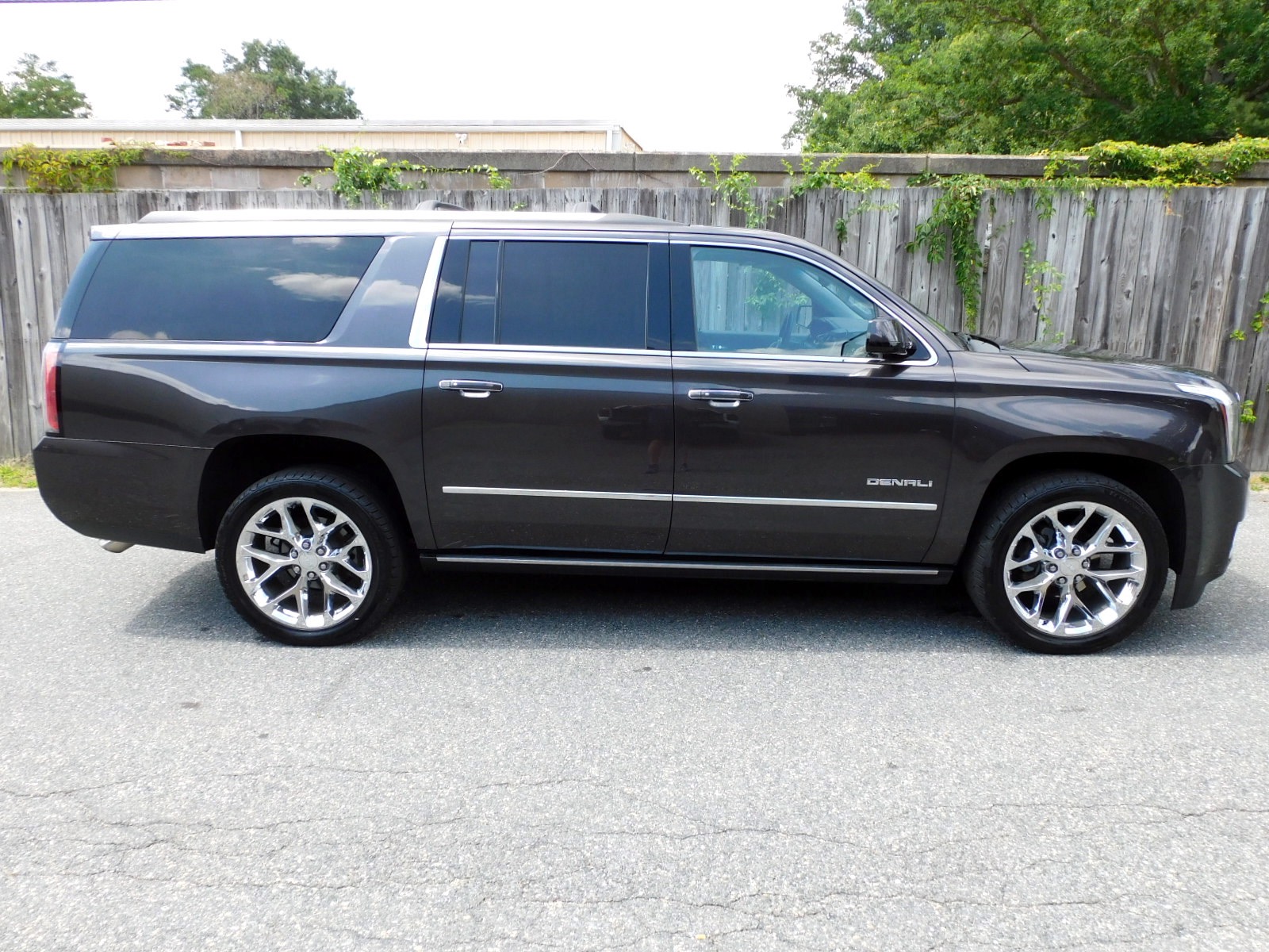 Used 2017 GMC Yukon Xl Denali AWD For Sale ($42,800) | Metro West ...