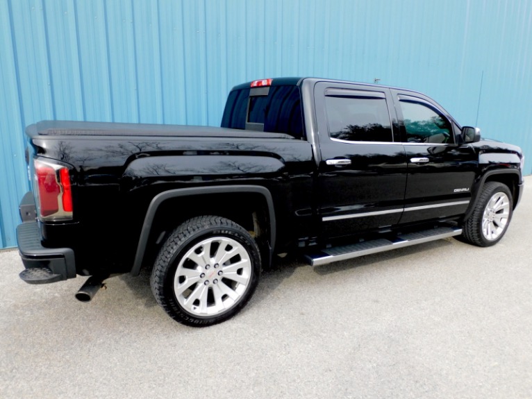 Used 2017 GMC Sierra 1500 4WD Crew Cab 143.5 Denali Used 2017 GMC Sierra 1500 4WD Crew Cab 143.5 Denali for sale  at Metro West Motorcars LLC in Shrewsbury MA 5