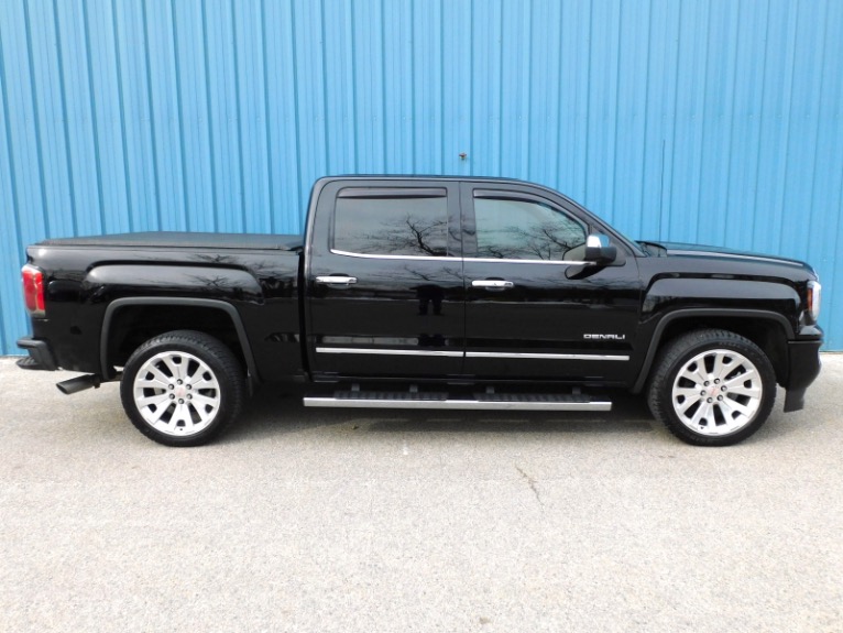 Used 2017 GMC Sierra 1500 4WD Crew Cab 143.5 Denali Used 2017 GMC Sierra 1500 4WD Crew Cab 143.5 Denali for sale  at Metro West Motorcars LLC in Shrewsbury MA 6