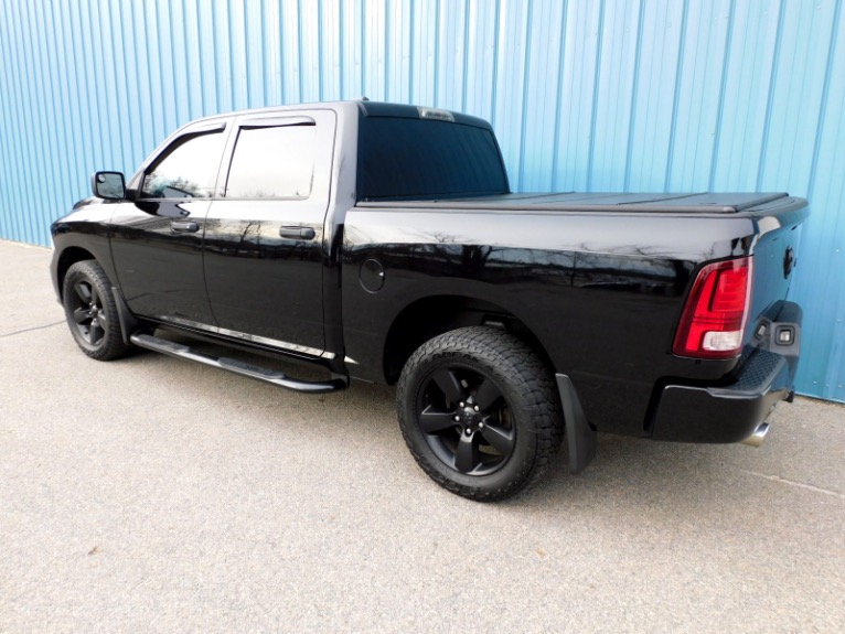 Used 2015 Ram 1500 4WD Crew Cab 140.5 Express Used 2015 Ram 1500 4WD Crew Cab 140.5 Express for sale  at Metro West Motorcars LLC in Shrewsbury MA 3
