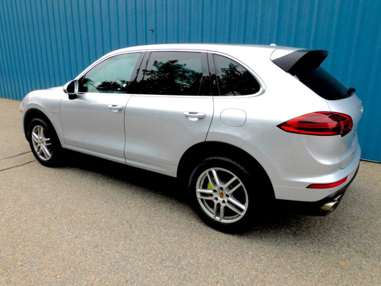 Used 2015 Porsche Cayenne S E-Hybrid AWD Used 2015 Porsche Cayenne S E-Hybrid AWD for sale  at Metro West Motorcars LLC in Shrewsbury MA 3