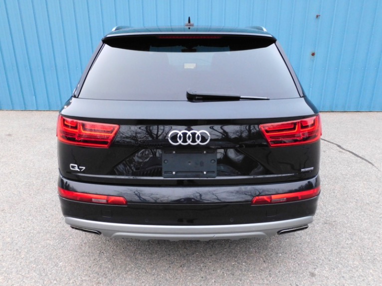 Used 2019 Audi Q7 Premium Plus 45 TFSI quattro Used 2019 Audi Q7 Premium Plus 45 TFSI quattro for sale  at Metro West Motorcars LLC in Shrewsbury MA 4