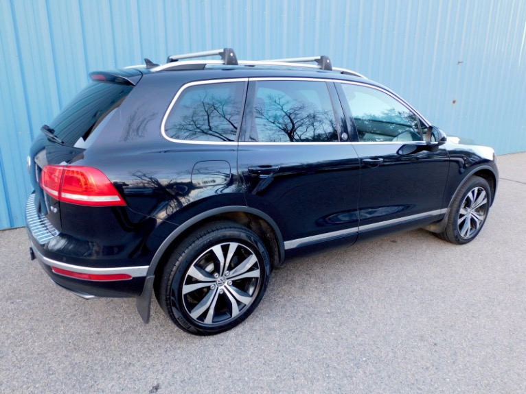 Used 2017 Volkswagen Touareg V6 Wolfsburg Edition Used 2017 Volkswagen Touareg V6 Wolfsburg Edition for sale  at Metro West Motorcars LLC in Shrewsbury MA 5