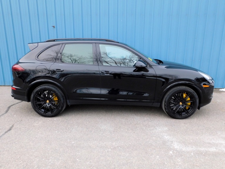 Used 2017 Porsche Cayenne Turbo S AWD Used 2017 Porsche Cayenne Turbo S AWD for sale  at Metro West Motorcars LLC in Shrewsbury MA 6