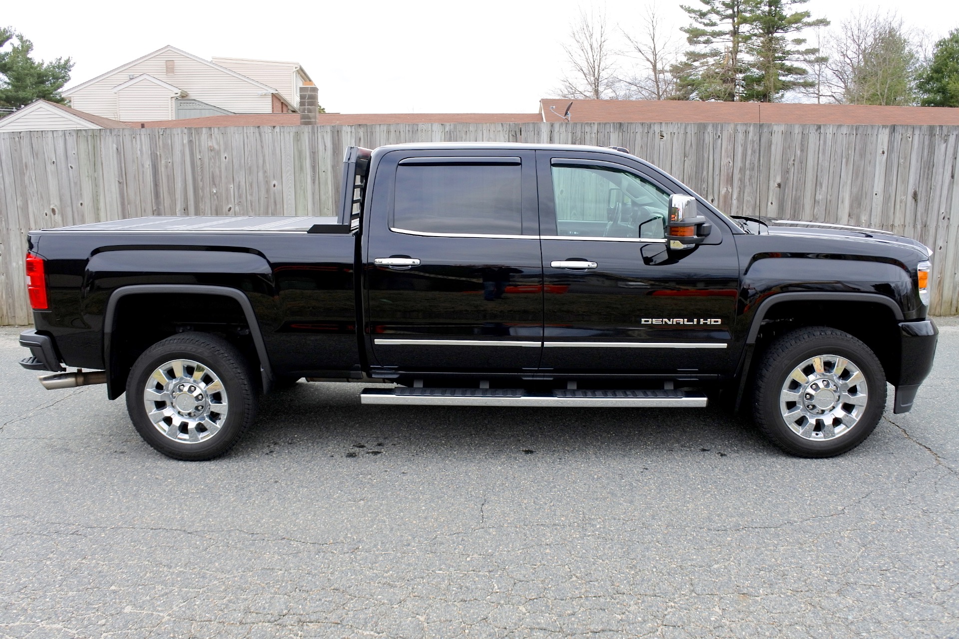 Used 2017 GMC Sierra 2500hd Denali Crew Cab 4WD For Sale ($34,900 ...