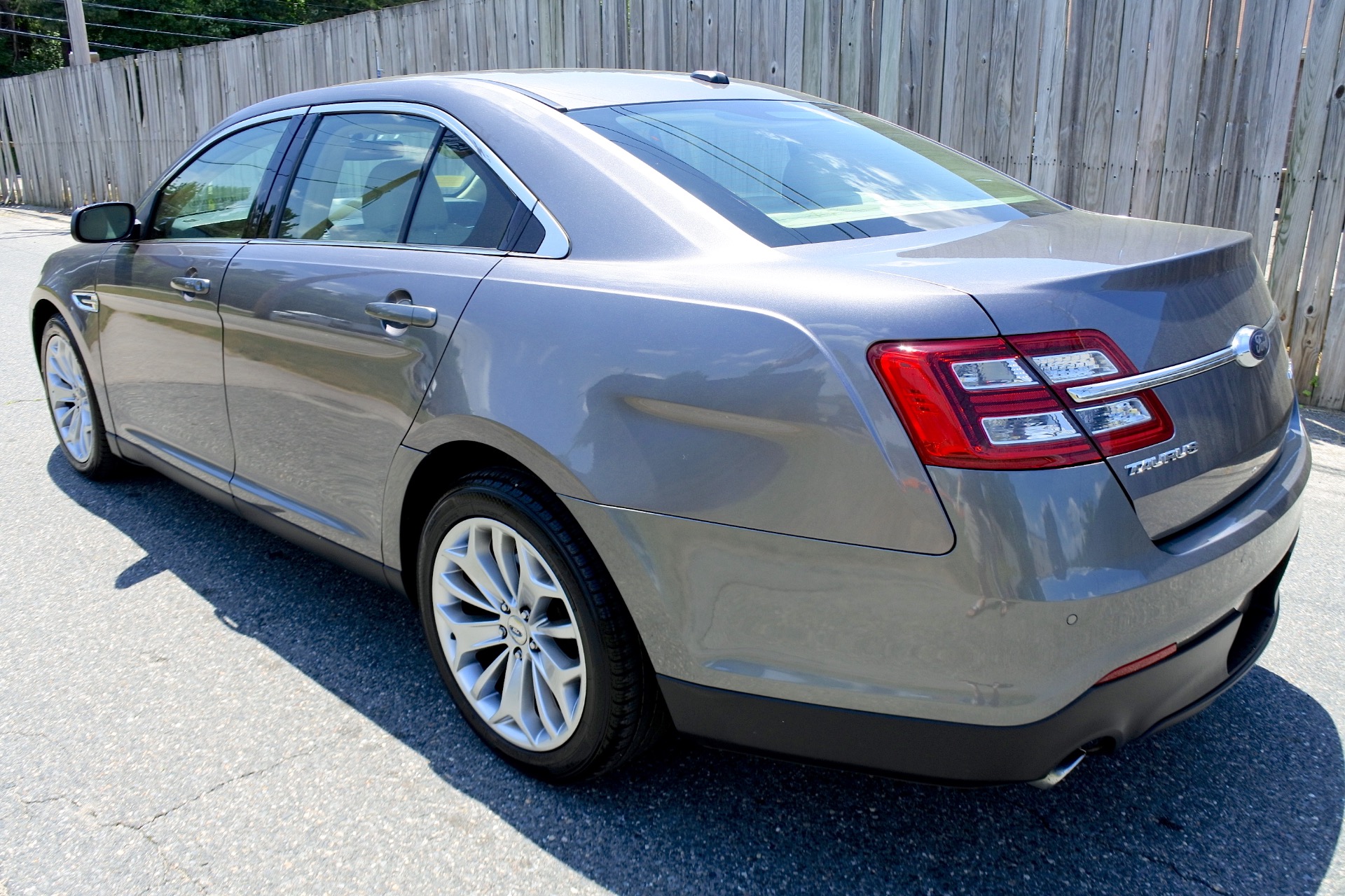 Used 2013 Ford Taurus Limited FWD For Sale ($9,800) | Metro West ...