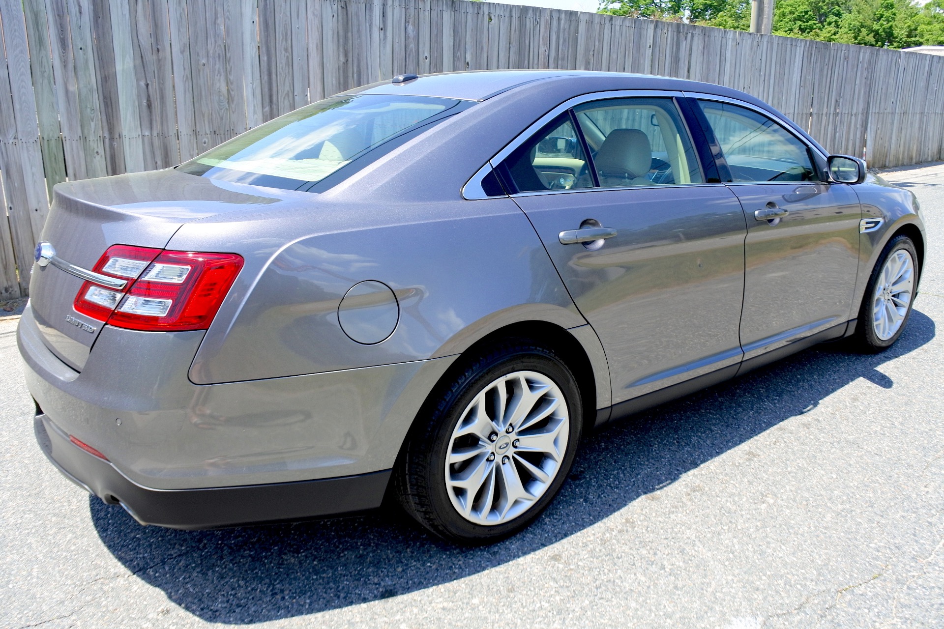 Ford Taurus Limited Price