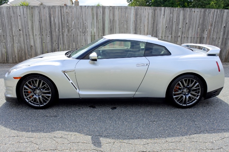 Used 2016 Nissan Gt-r Premium Used 2016 Nissan Gt-r Premium for sale  at Metro West Motorcars LLC in Shrewsbury MA 2