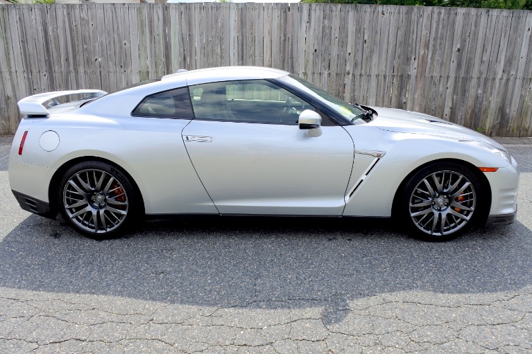 Used 2016 Nissan Gt-r Premium Used 2016 Nissan Gt-r Premium for sale  at Metro West Motorcars LLC in Shrewsbury MA 6