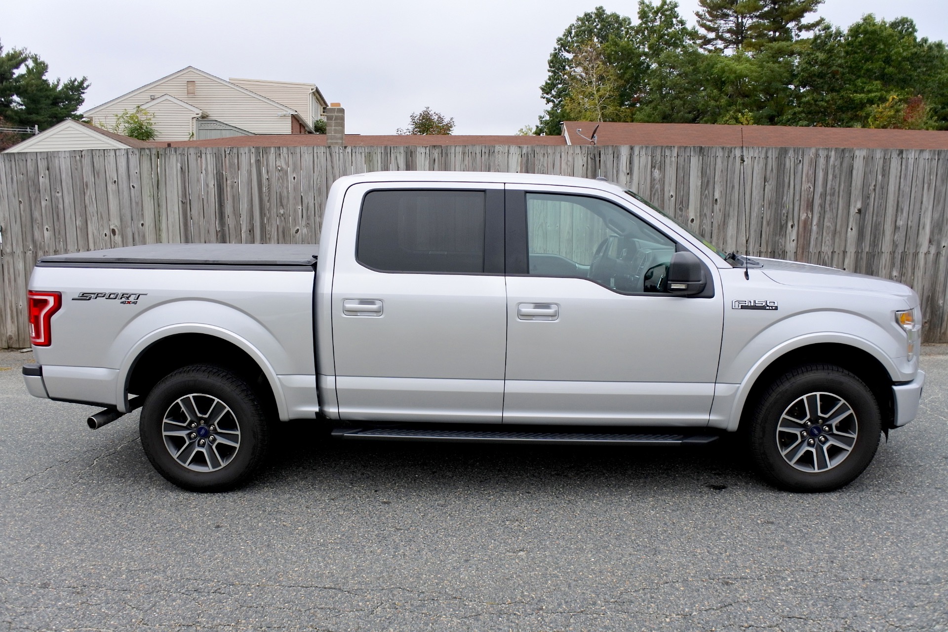 Used 2015 Ford F-150 4WD SuperCrew 145' XLT For Sale ($29,800) | Metro ...